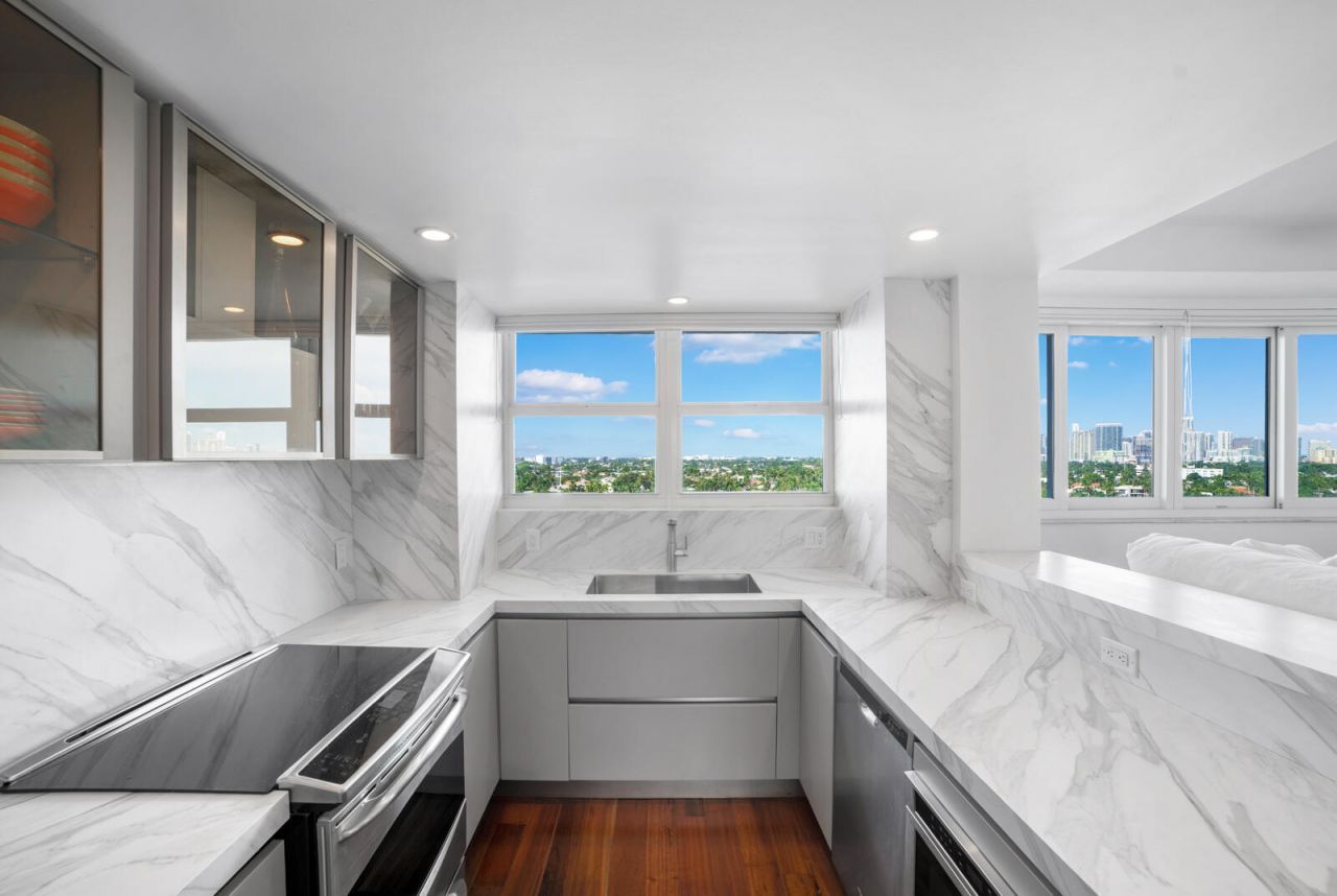 333 Sunset Drive, Unit 1005, Fort Lauderdale, FL 33301 Photo