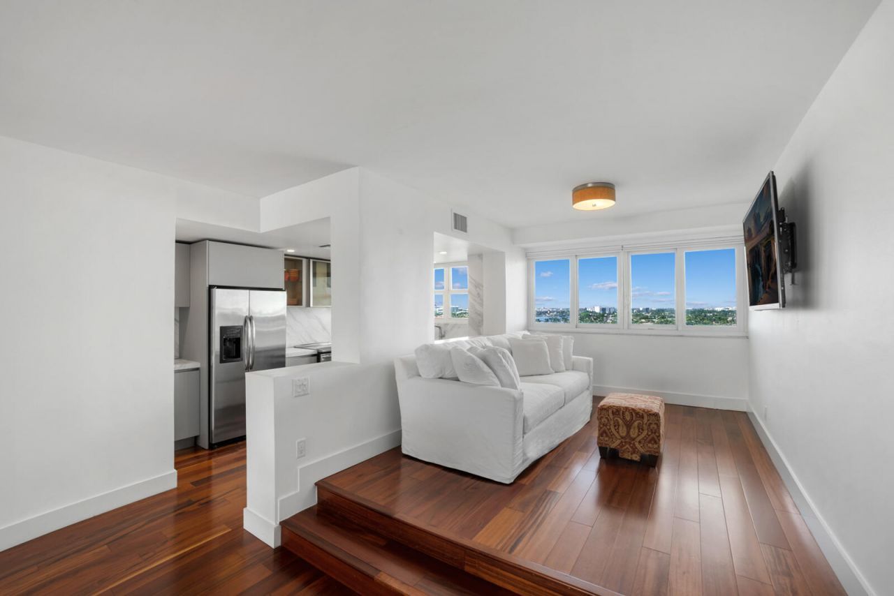 333 Sunset Drive, Unit 1005, Fort Lauderdale, FL 33301 Photo
