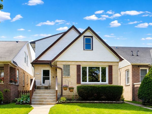 6744 N Oconto Avenue, Chicago, IL 60631