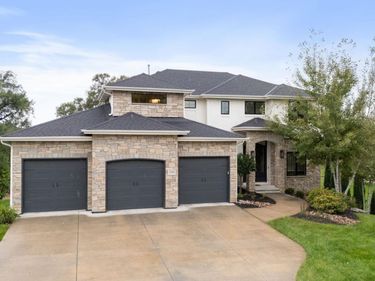 2393 S 218th Avenue, Elkhorn, NE 68022