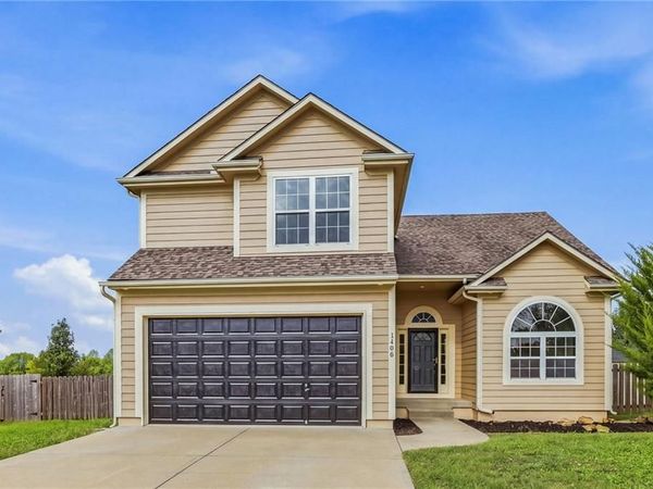 1306 Thomas Drive, Louisburg, KS 66053