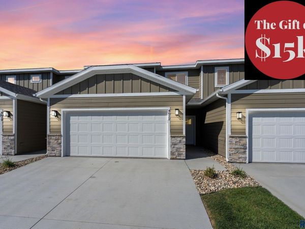 4612 E Whisper Ridge Pl, Sioux Falls, SD 57108