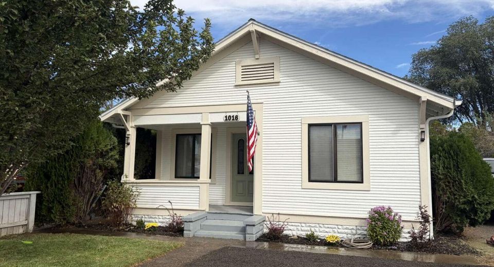 1016 Prater Way, Sparks, NV 89431 Photo
