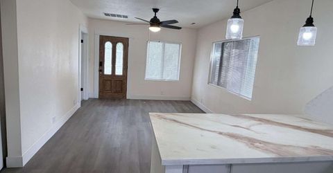 1016 Prater Way, Sparks, NV 89431 Photo