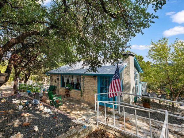 18307 E Lakeview DR, Jonestown, TX 78645