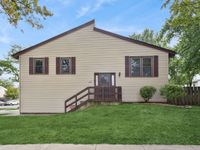 285 Navajo Drive, Bolingbrook, IL 60440 primary photo
