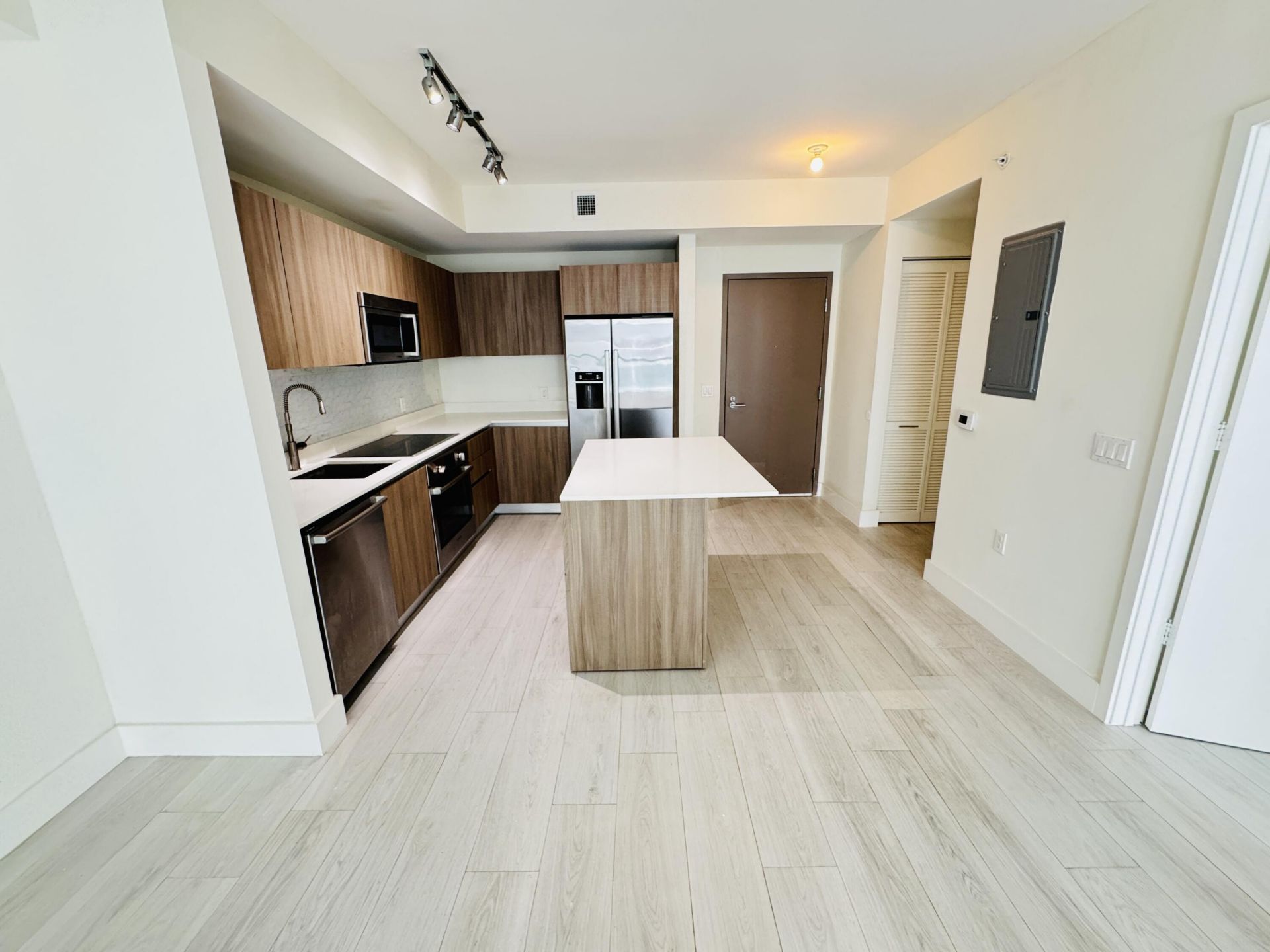 201 SW 17th Road, Unit 603, Miami, FL 33129 Photo