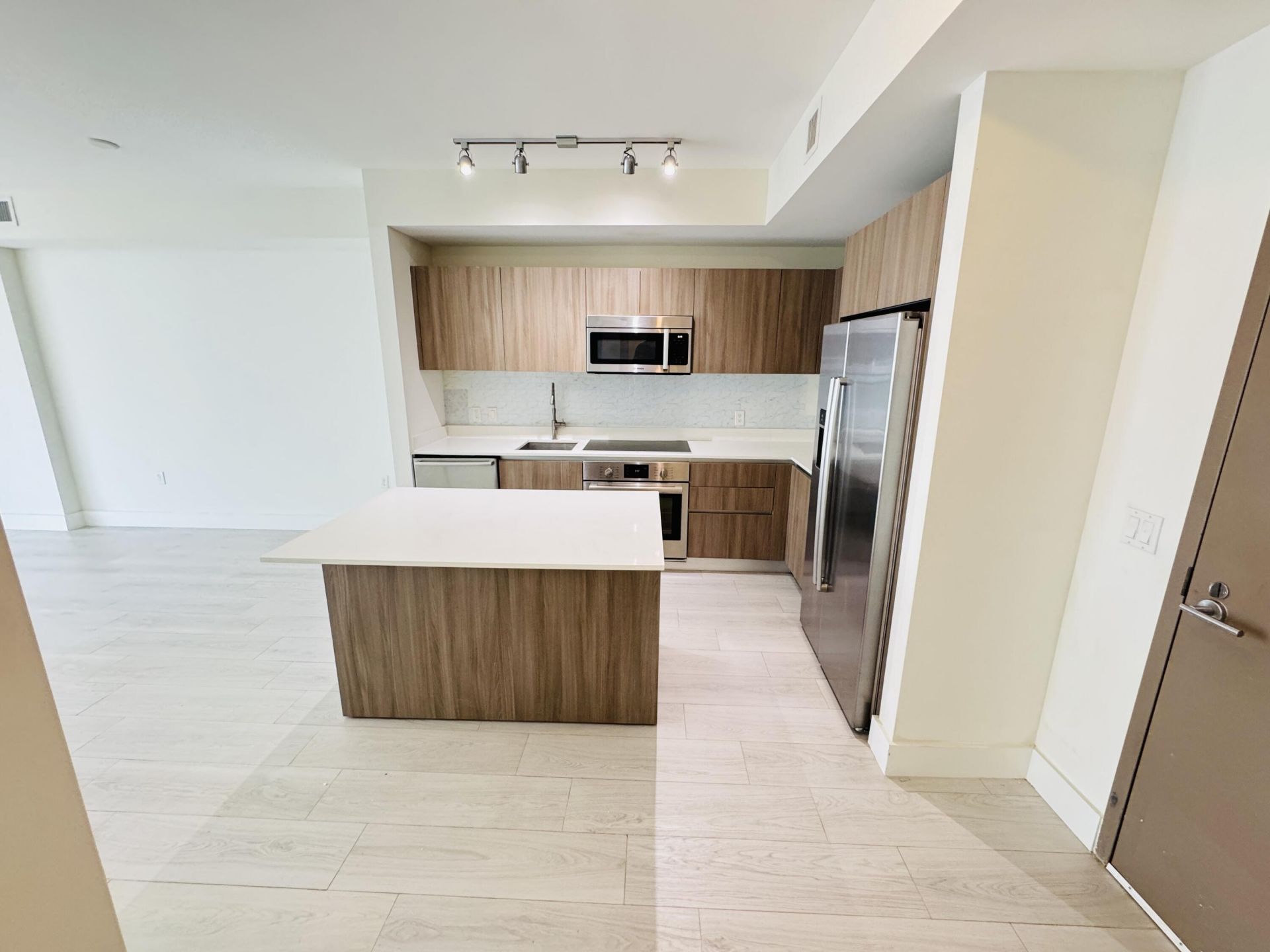 201 SW 17th Road, Unit 603, Miami, FL 33129 Photo