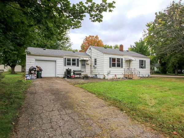 1327 Owen Avenue N, Glencoe, MN 55336