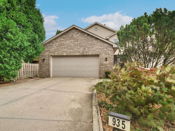 935 High Meadow Drive, Crown Point, IN 46307