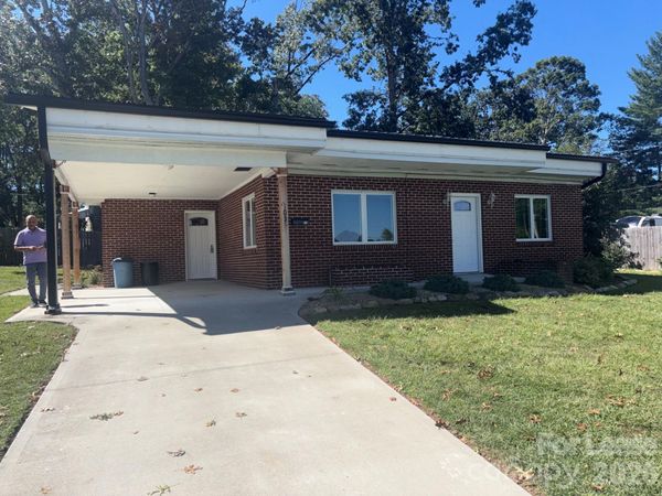 103 Fairground Avenue , Hendersonville, NC 28792