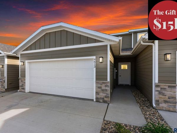 4613 E Whisper Ridge Pl, Sioux Falls, SD 57108