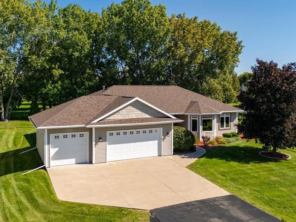 140 THACKERY DRIVE, Oshkosh, WI 54904
