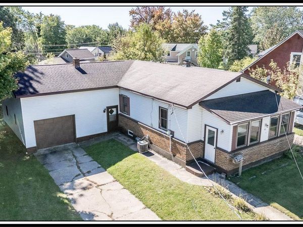 63 W 14TH STREET, Clintonville, WI 54929