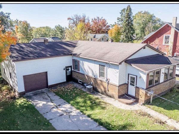 63 W 14TH STREET, Clintonville, WI 54929