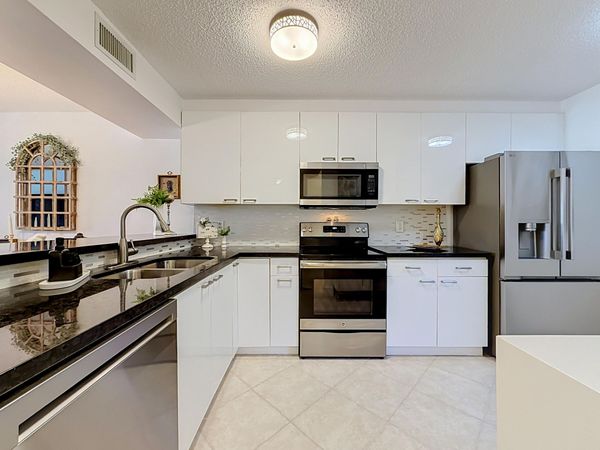 6219 Coral Lake Drive, Unit 207, Margate, FL 33063