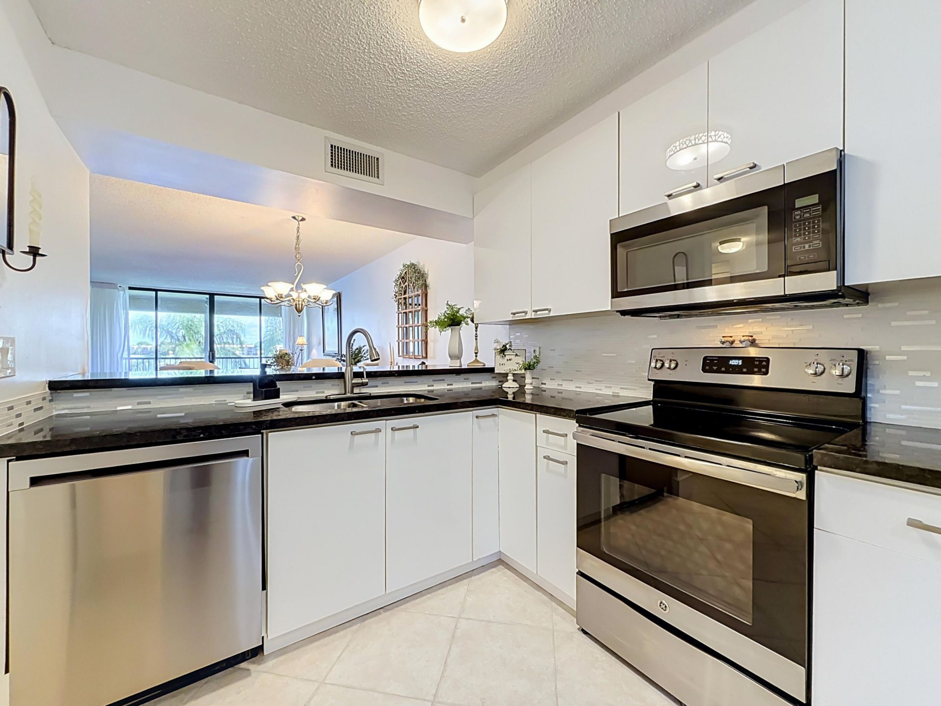 6219 Coral Lake Drive, Unit 207, Margate, FL 33063 Photo