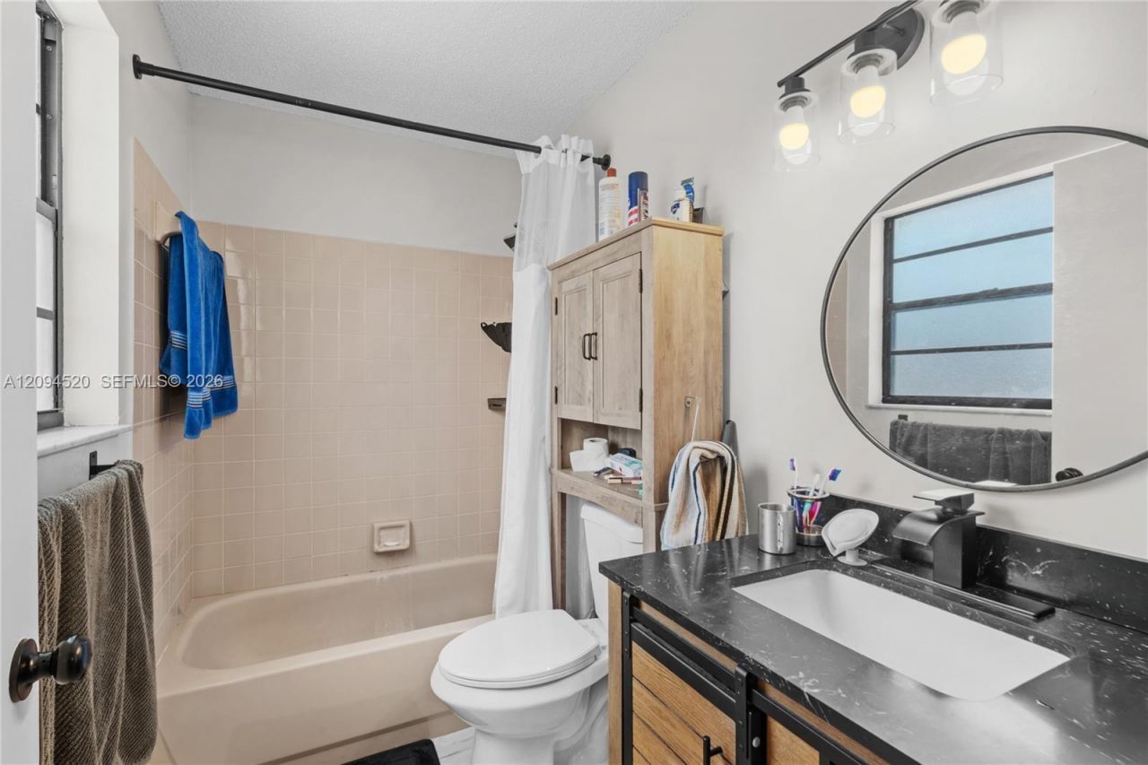 2934 NW 94th St , Unit 2934, Miami, FL 33147 Photo