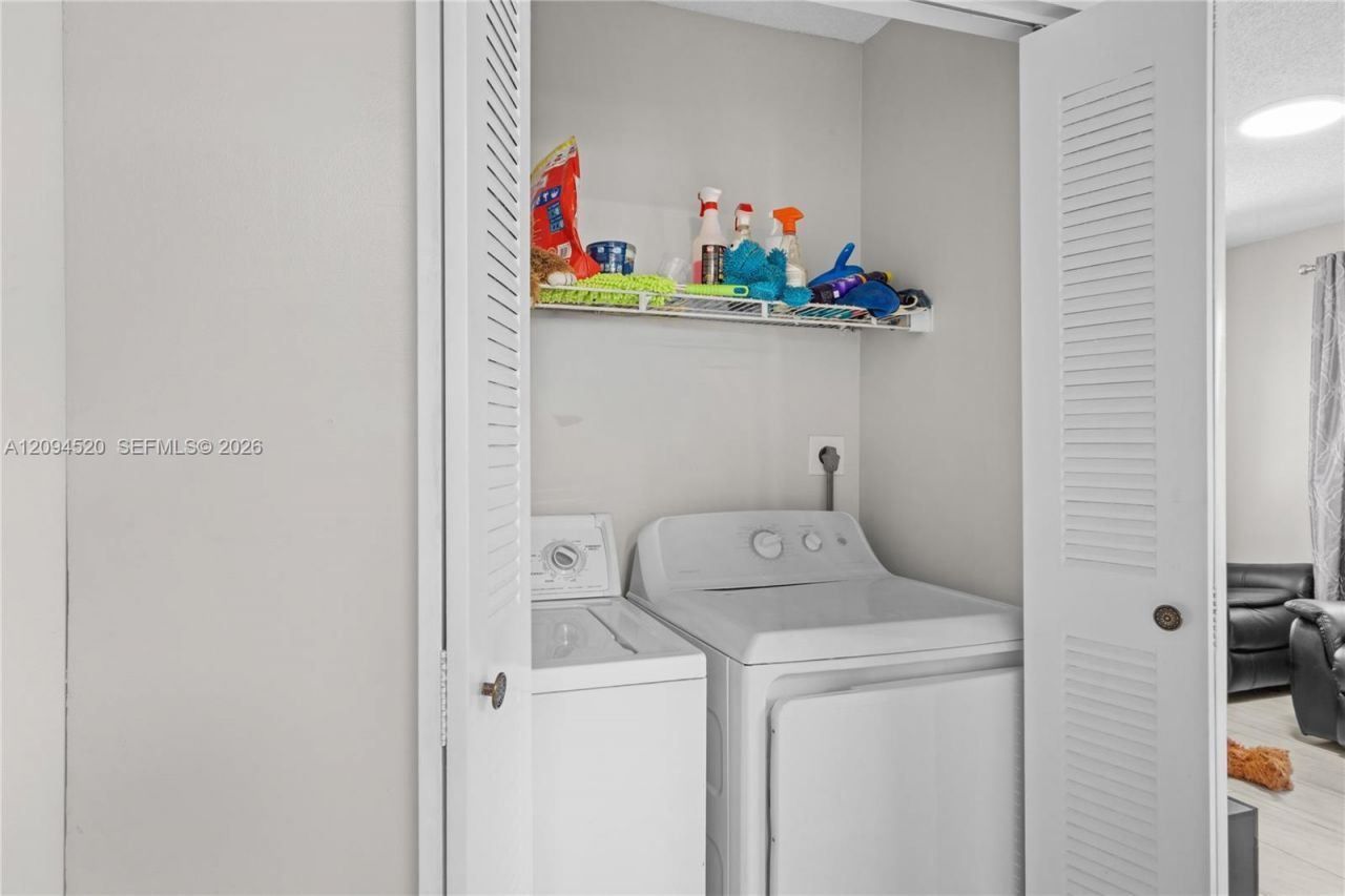 2934 NW 94th St , Unit 2934, Miami, FL 33147 Photo