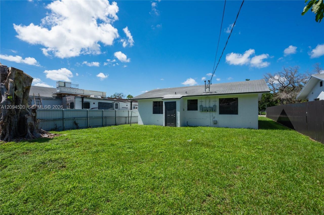 2934 NW 94th St , Unit 2934, Miami, FL 33147 Photo