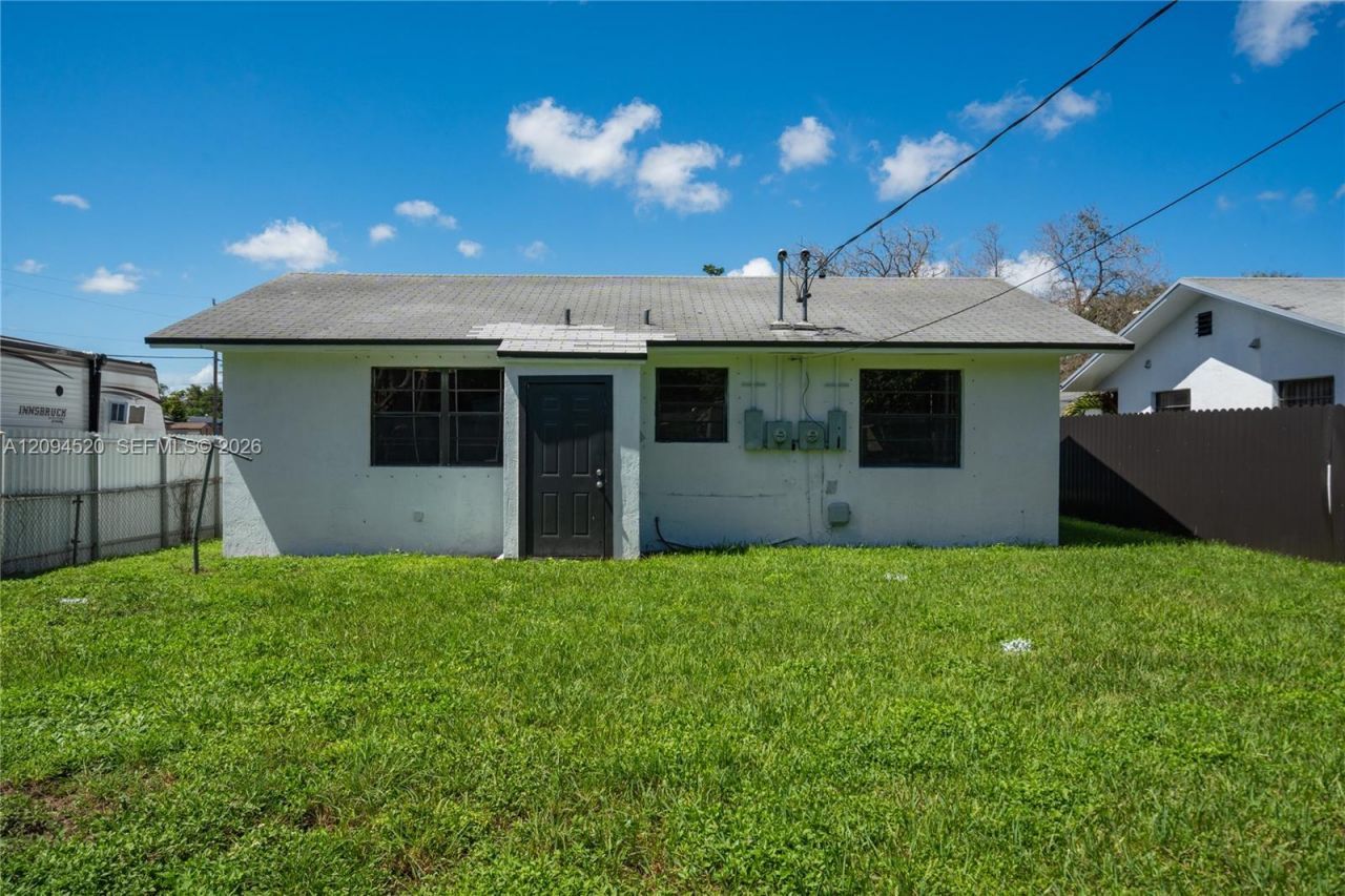 2934 NW 94th St , Unit 2934, Miami, FL 33147 Photo