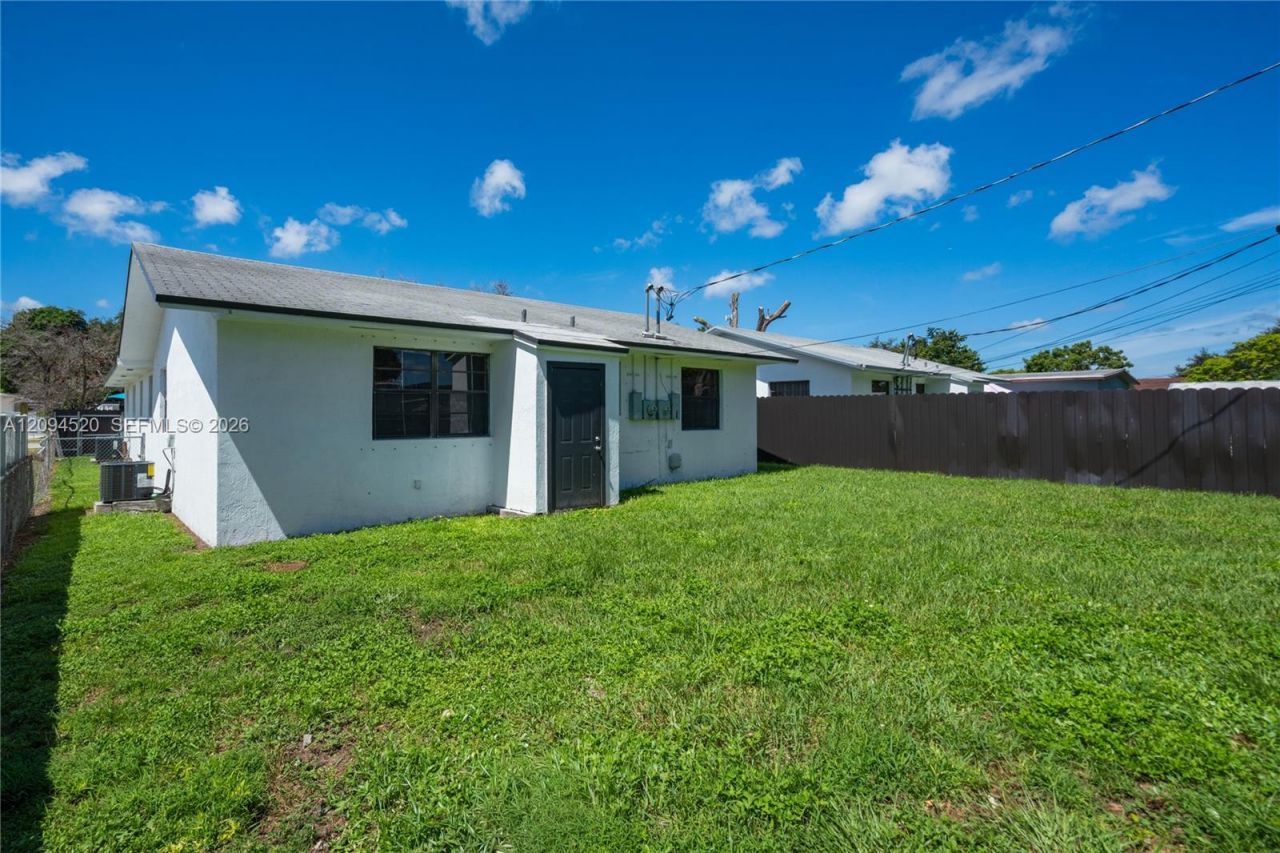 2934 NW 94th St , Unit 2934, Miami, FL 33147 Photo