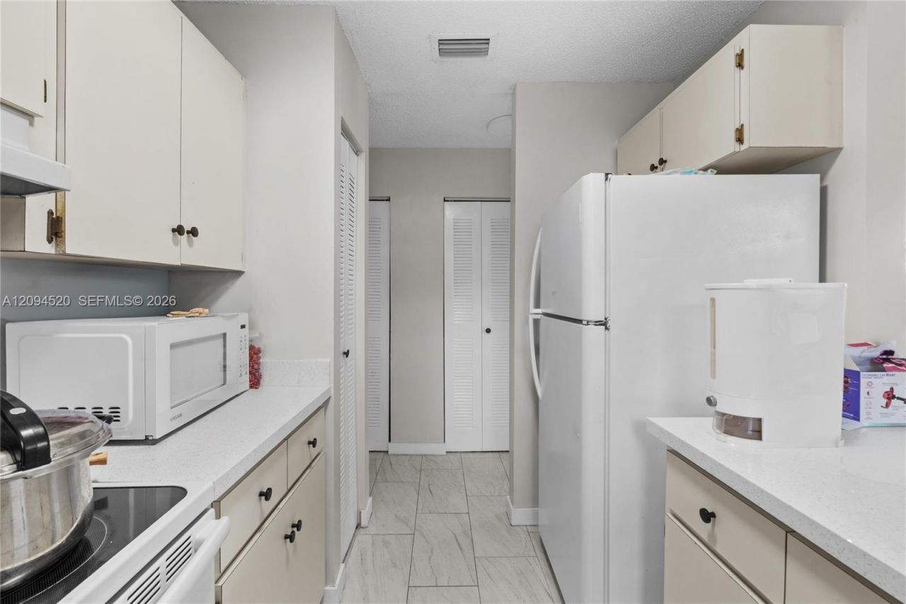 2934 NW 94th St , Unit 2934, Miami, FL 33147 Photo