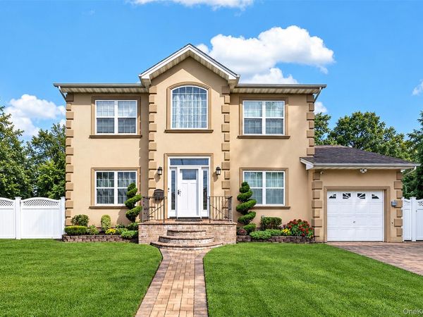 1001 Orion Court, Merrick, NY 11566