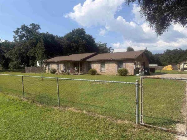 224 Caroline St, Pensacola, FL 32534