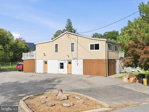 136 E WEST STREET , WIND GAP, PA 18091