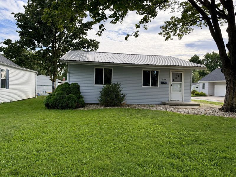 925 Motz Street, Saint Marys, OH 45885 Photo 2