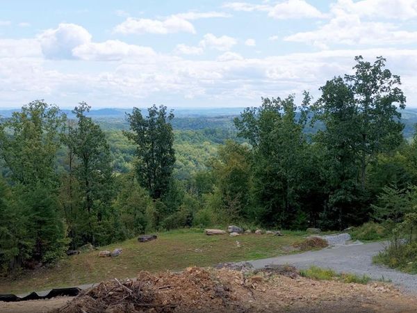 974 Bluff Ledge Trail, Hixson, TN 37343