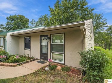 5855 Wolff Lane, Lincoln, NE 68521