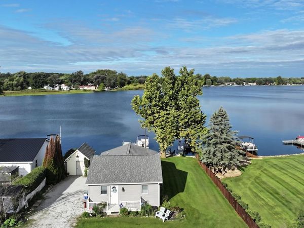 11086 W Silver Maple Drive, Kewanna, IN 46939