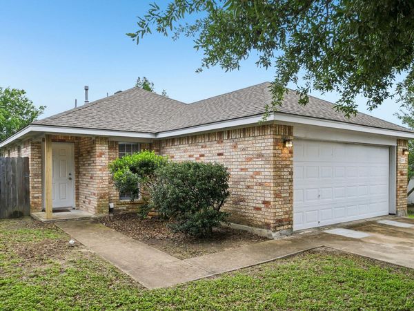 205 Cavalry TRL, Elgin, TX 78621