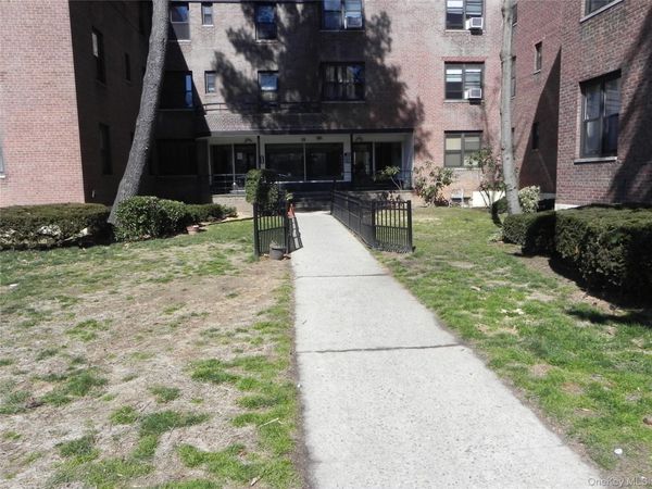 23 Schenck Avenue , Unit 3Af, Great Neck, NY 11021