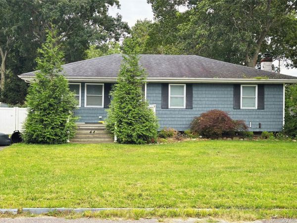 44 Floradora Drive , Mastic, NY 11950
