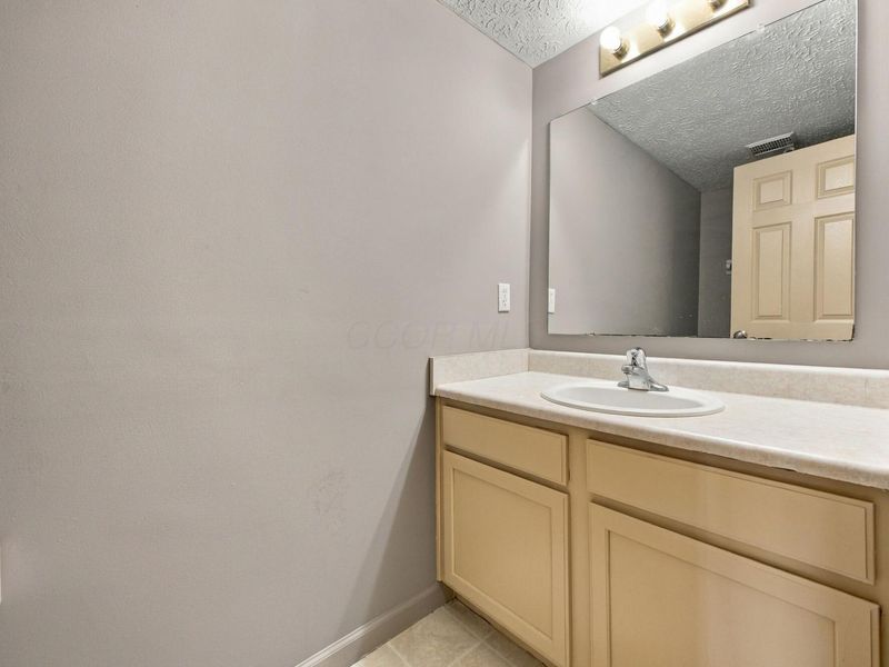 3919 Rosette Drive , Grove City, OH 43123 Photo 8