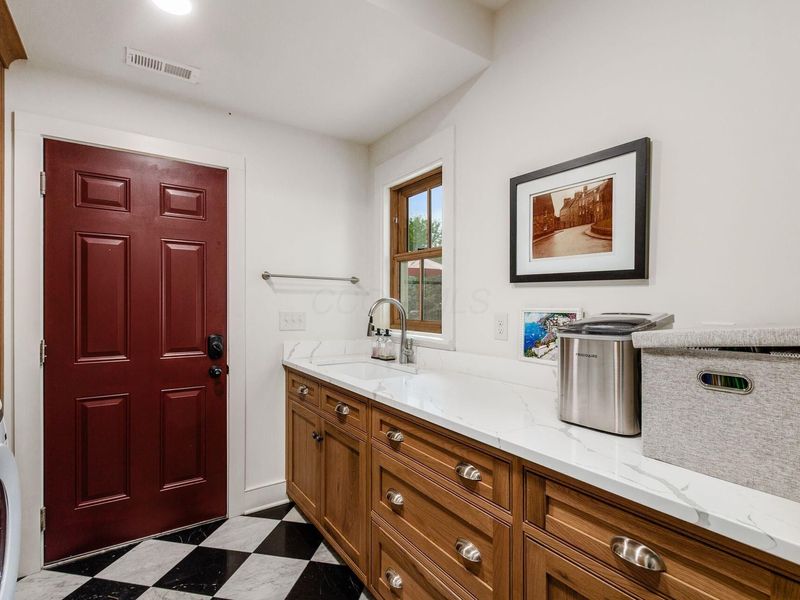 83 S High Street, Dublin, OH 43017 Photo 25