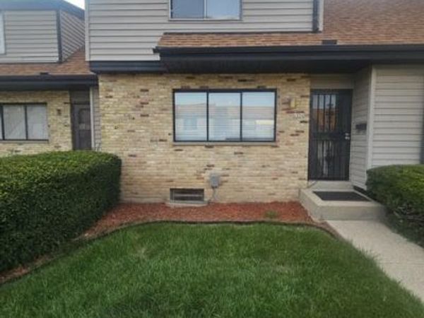 6556 N Bourbon St, Milwaukee, WI 53224