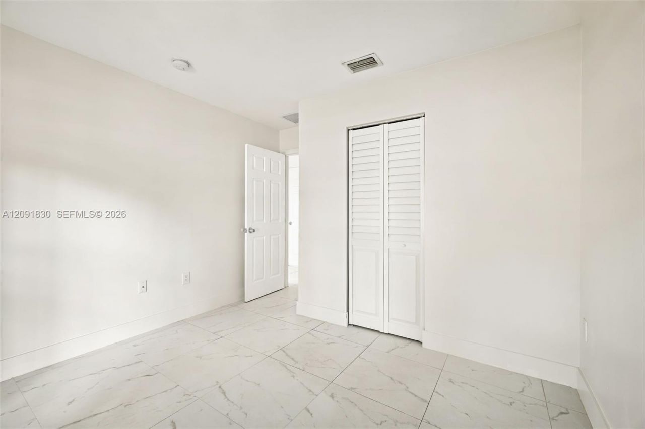523-525 NW 106th St, Miami, FL 33150 Photo