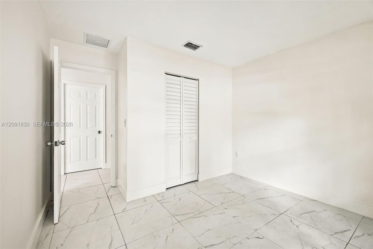 523-525 NW 106th St, Miami, FL 33150 Photo