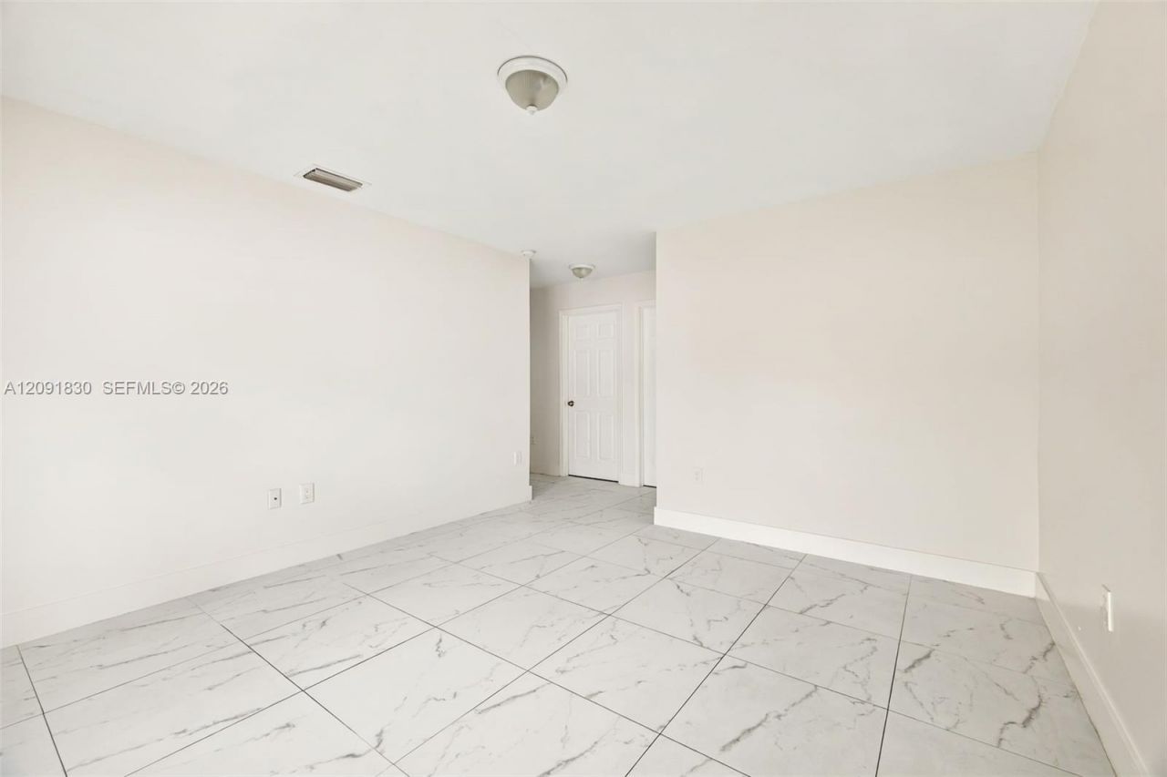523-525 NW 106th St, Miami, FL 33150 Photo