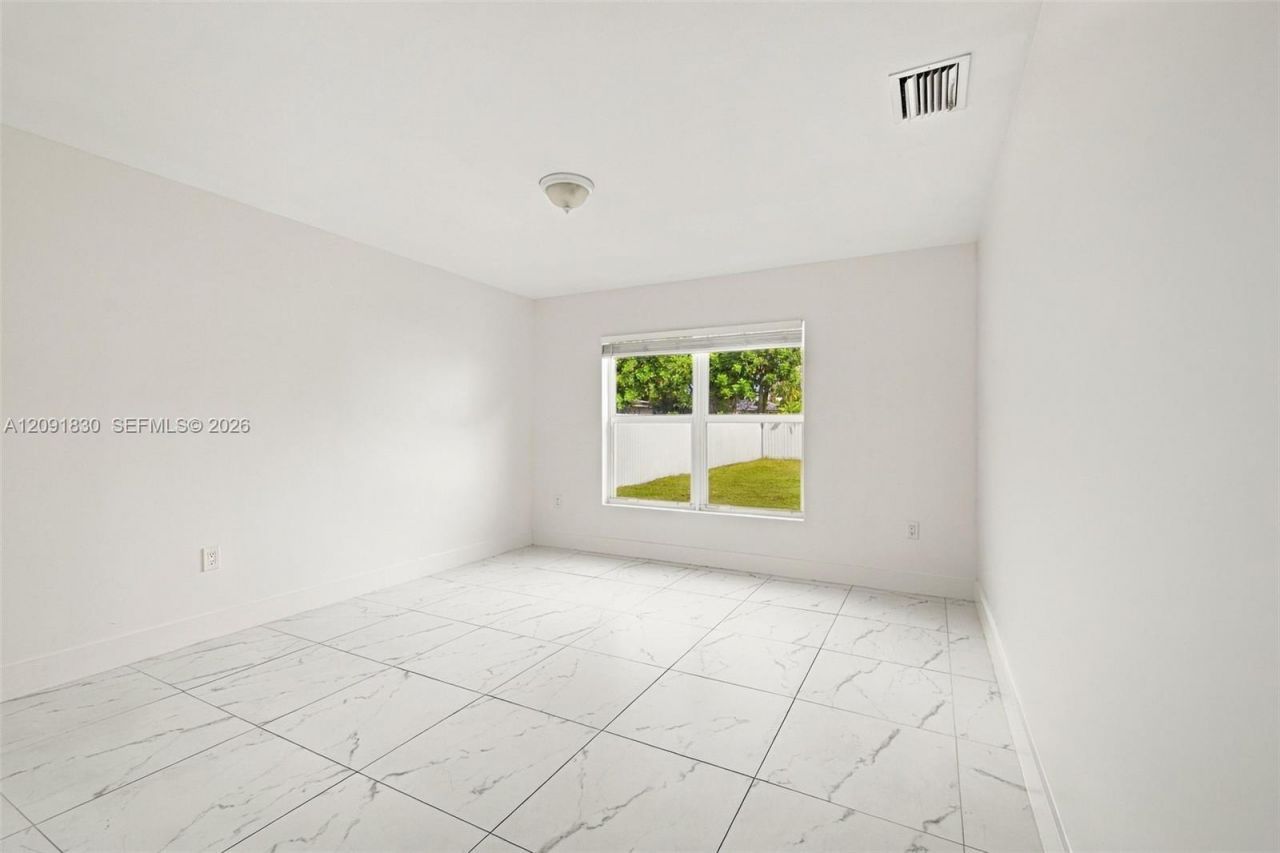 523-525 NW 106th St, Miami, FL 33150 Photo