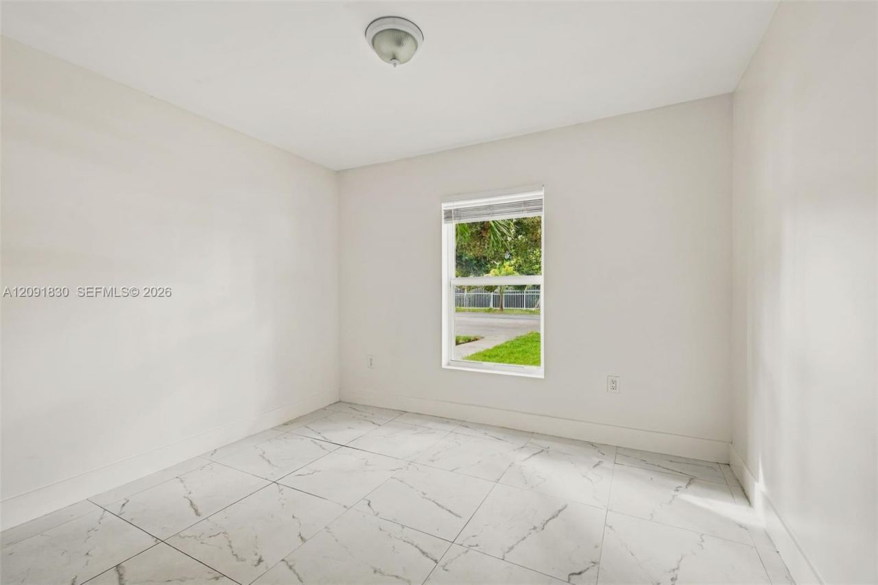 523-525 NW 106th St, Miami, FL 33150 Photo