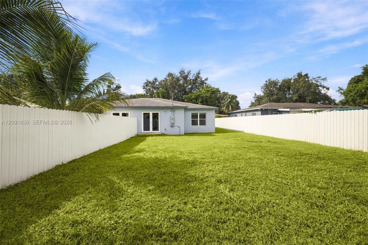 523-525 NW 106th St, Miami, FL 33150 Photo
