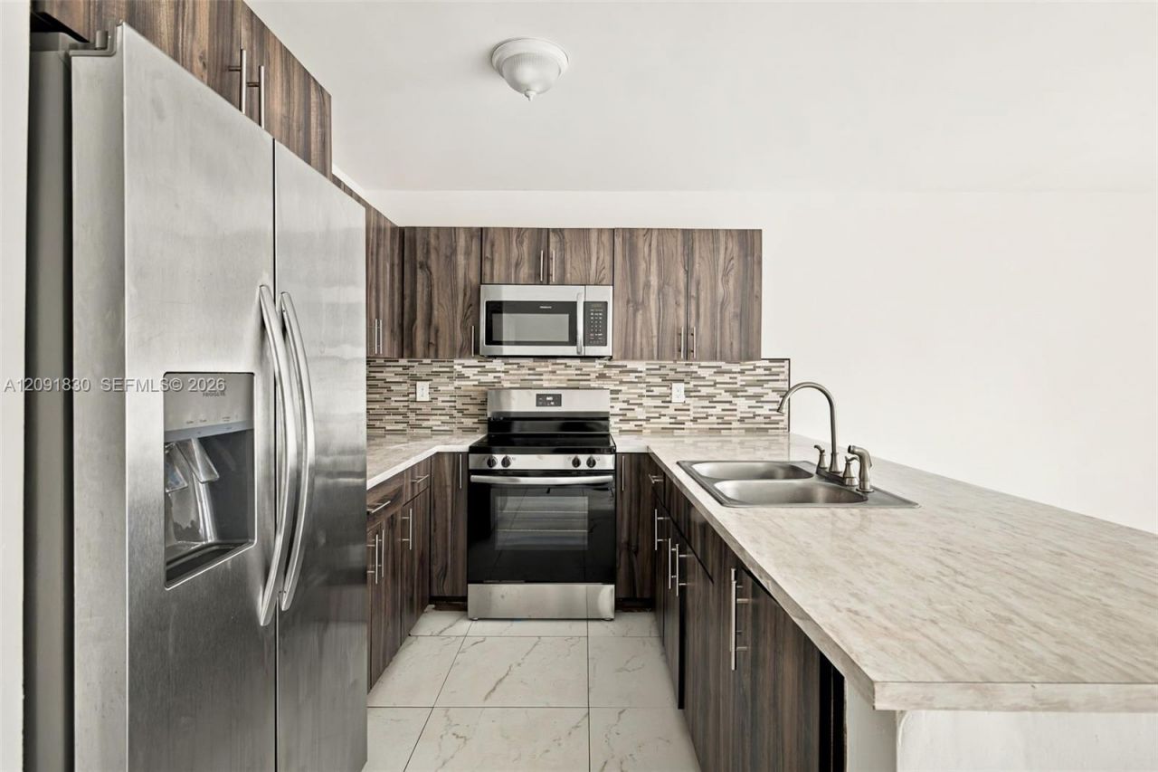 523-525 NW 106th St, Miami, FL 33150 Photo