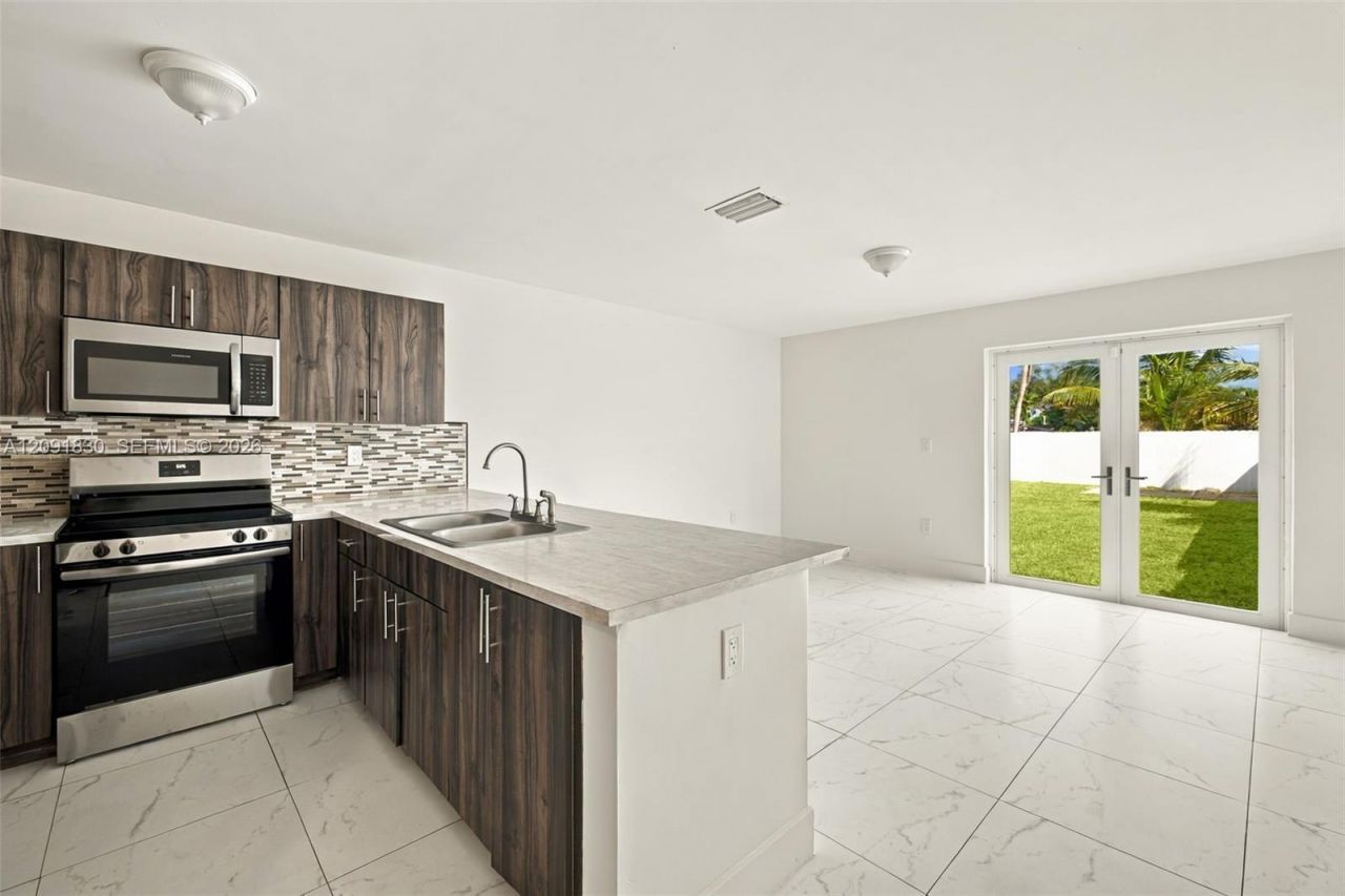 523-525 NW 106th St, Miami, FL 33150 Photo