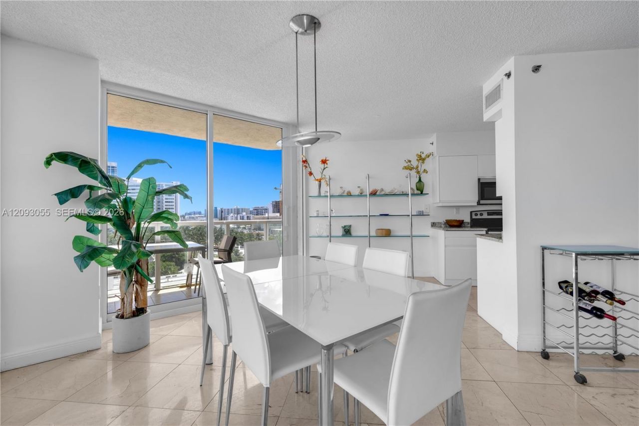 7330 Ocean Ter , Unit 10-A, Miami Beach, FL 33141 Photo