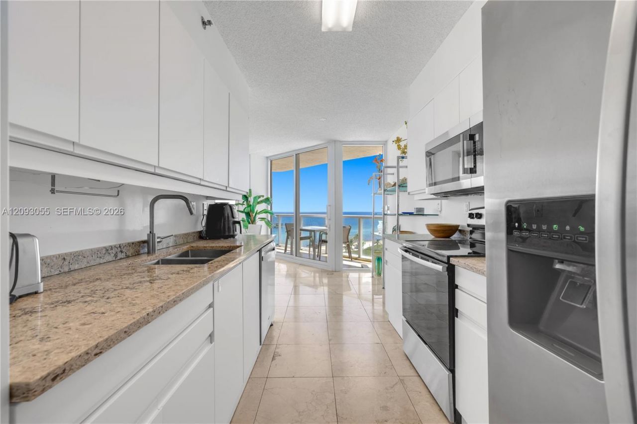 7330 Ocean Ter , Unit 10-A, Miami Beach, FL 33141 Photo